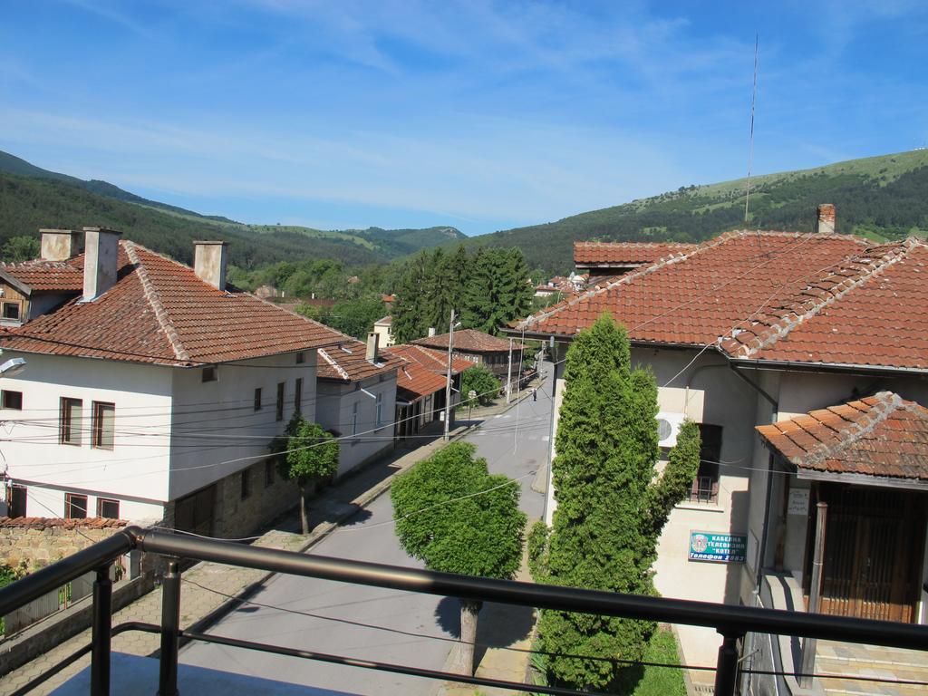 Guest House & Bistro Lefterova コテル エクステリア 写真