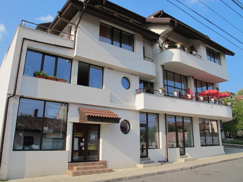 Guest House & Bistro Lefterova コテル エクステリア 写真