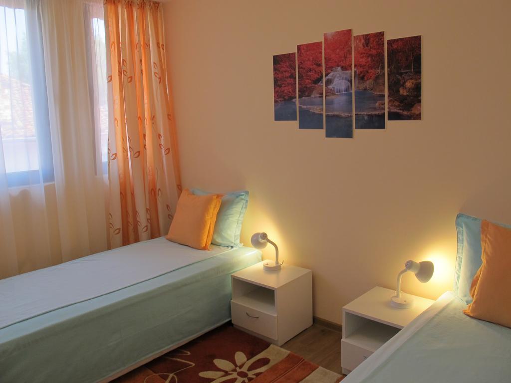 Guest House & Bistro Lefterova コテル エクステリア 写真
