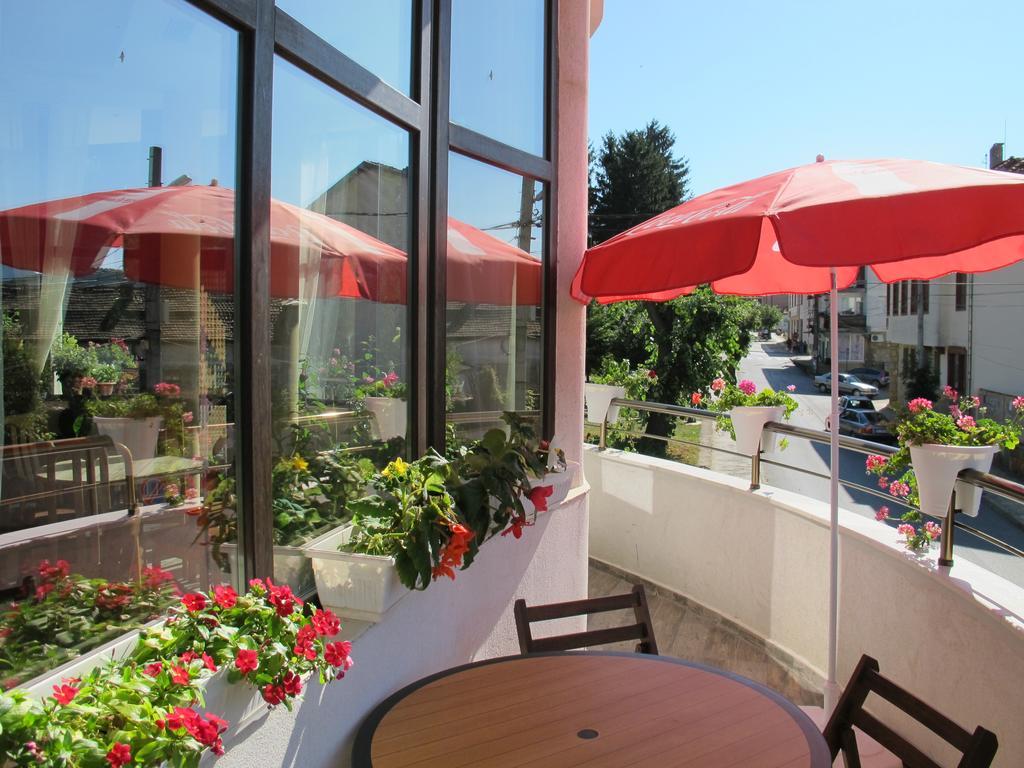 Guest House & Bistro Lefterova コテル エクステリア 写真